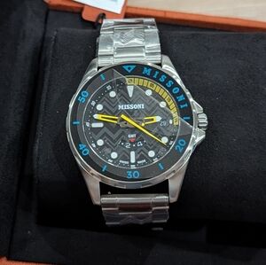 $860 Mens MISSONI GMT 43mm Stainless Steel Bracelet Watch Silver